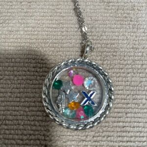 Effy Silver Tone Floating Charm Pendant Necklace w/ 12 Charms. Celebrity Cruises